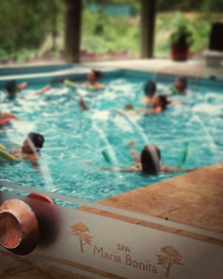 Piscina aquecida coberta do Spa